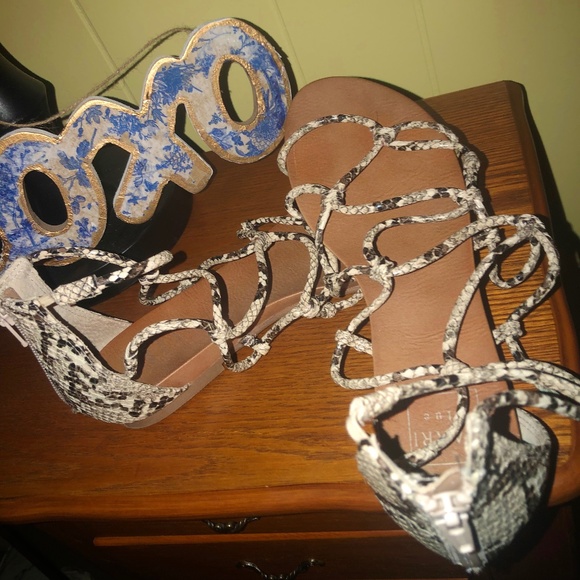 Snakeskin Kaari blue Zari Strappy Sandals - Picture 1 of 6